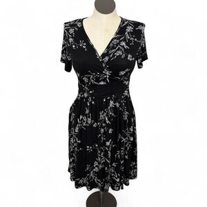Weaczzy Floral Black Dress